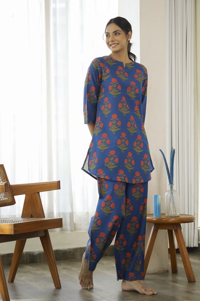 Sanskrutihomes Floral Printed Pure Cotton Night Suit | Blue - M