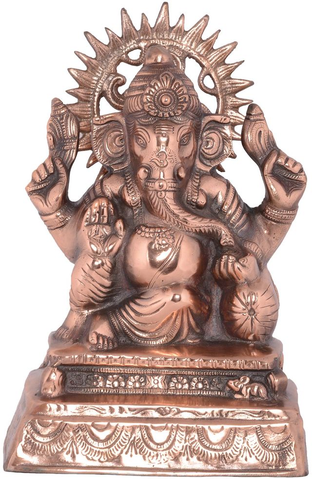 Devnidhii Laxmi Ganesh on Chowki in Gold Polish