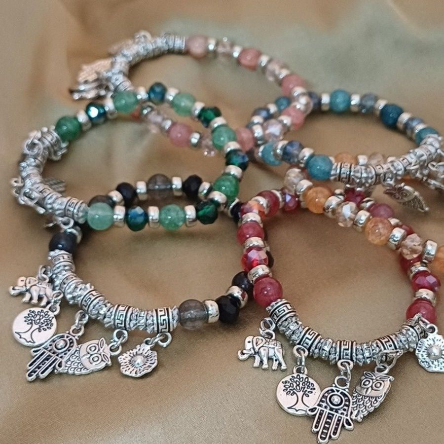 Gullak Glass Beads Metal Charms Bracelet Assorted Colours