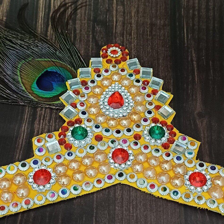 Gullak Kids Moti Mukut With Mor Pankh - 15 x 15 cm
