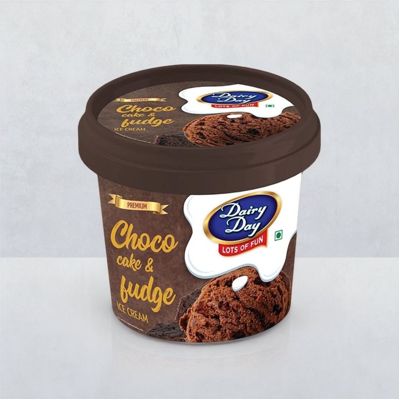 Dairy Day Choco Cake And Fudge Ice Cream Tub