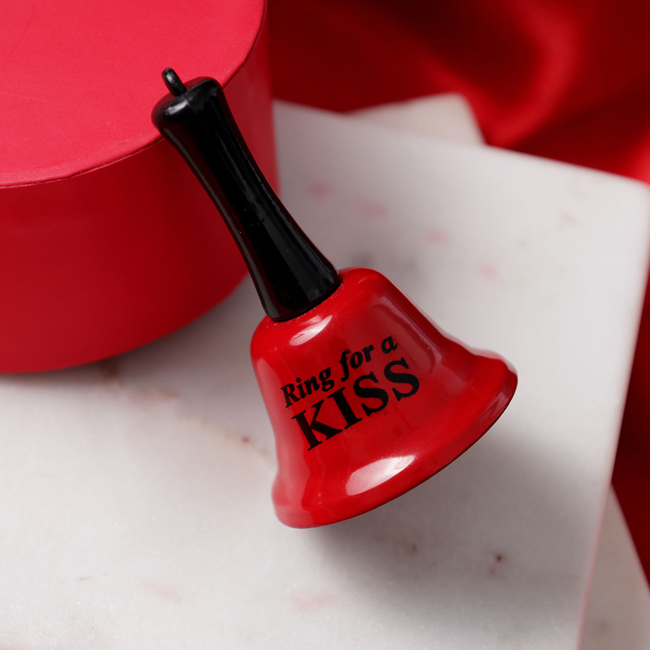 Oye Happy Ring for a Kiss Bell