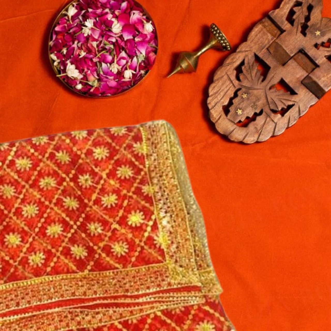 Divine Vibes Mata Rani Chunri - Red | One Size