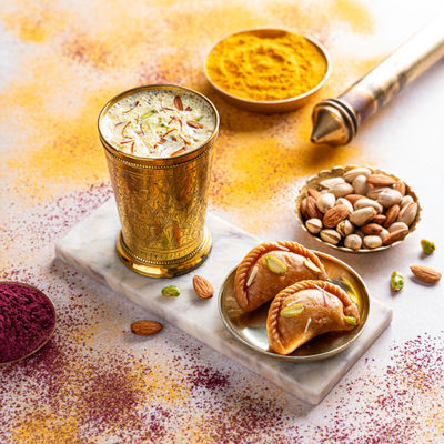 Gulab Baked Gujiya & Thandai combo