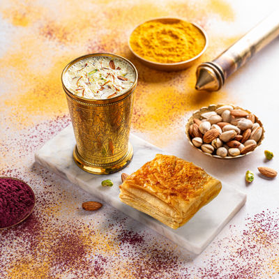 Veg Puff  & Thandai combo