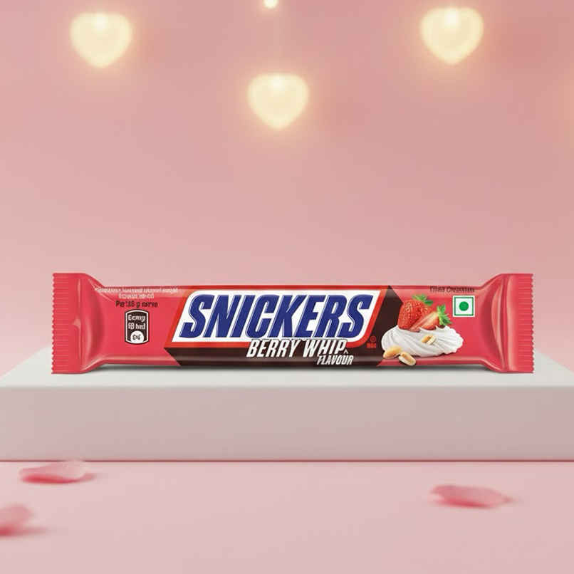 Snickers Berry Whip Creamy Peanut Chocolate Bar