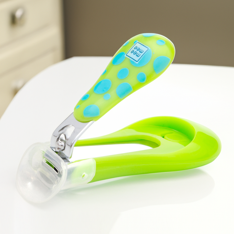 Mee Mee Protective Baby Nail Clipper/Cutter with Skin Guard (Green)