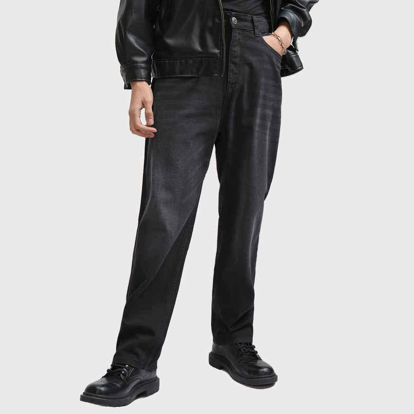 HIGHLANDER Men's Loose Baggy Fit Mid-Rise Light Fade Cotton Jeans | Black - 32