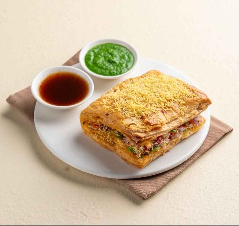 Chatpata Open Chicken Puff