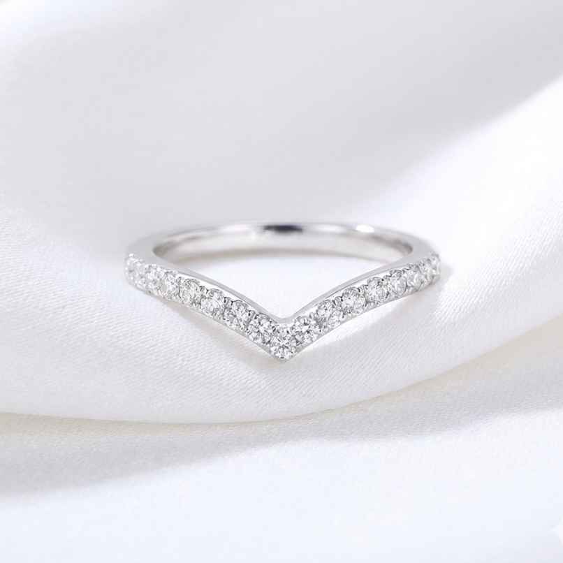 Beautynx Silver V Elegance Ring | Silver | BNX-RNG-0044