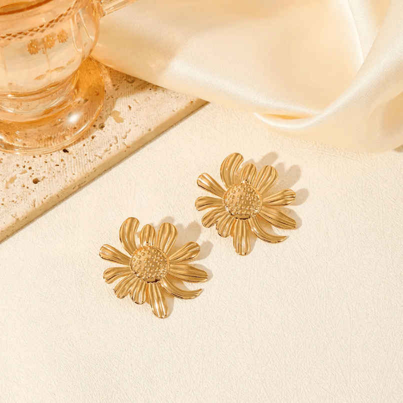 Estailo Fashion As Pretty Flower Earrings | E0001606 | Gold