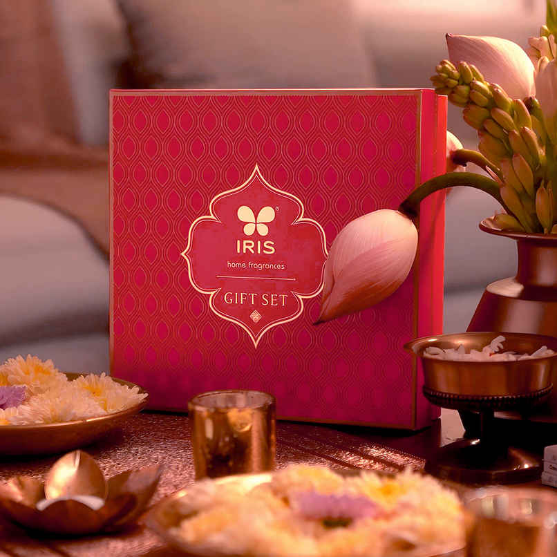 Velvet Musk Candles Gift Box | Gift Hamper | Iris