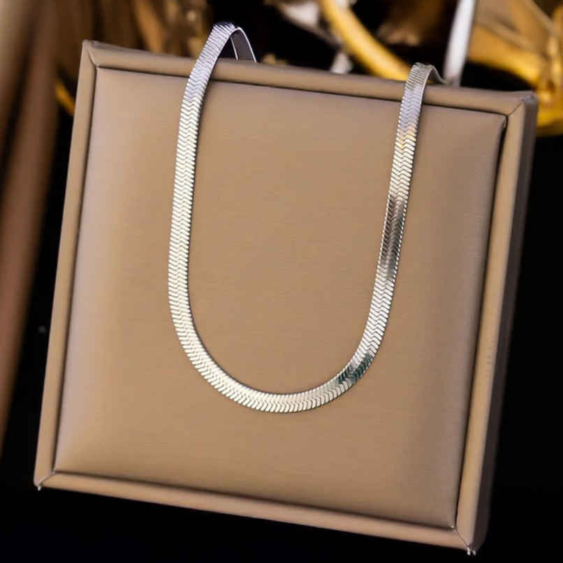 Estailo Fashion Women's Jewellery Necklace & Pendants Silver One Size | N0000409