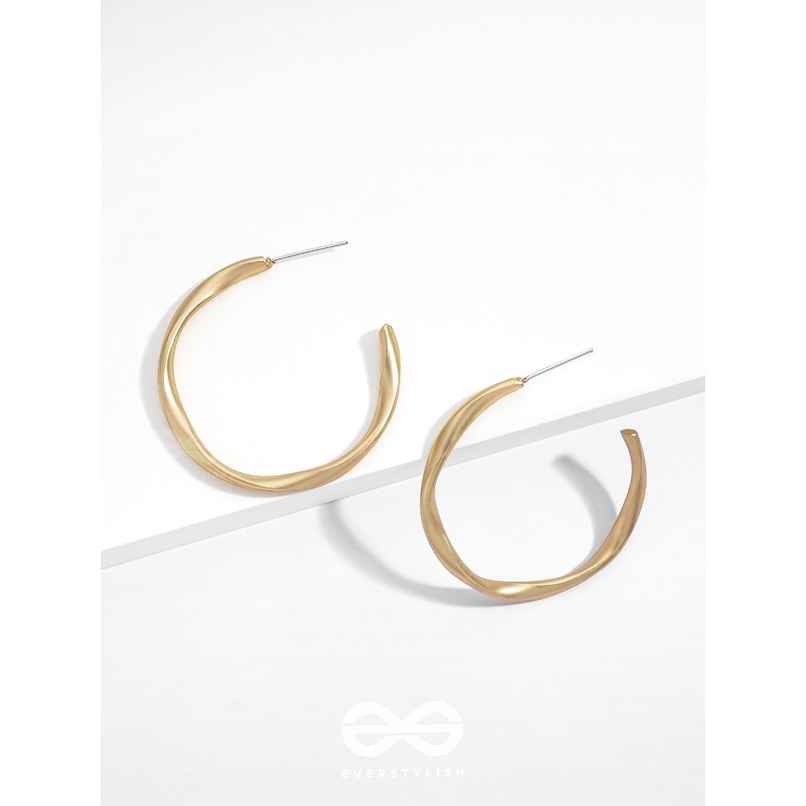 Everstylish The Subtle Affirmation Golden Twists Hoop Earrings