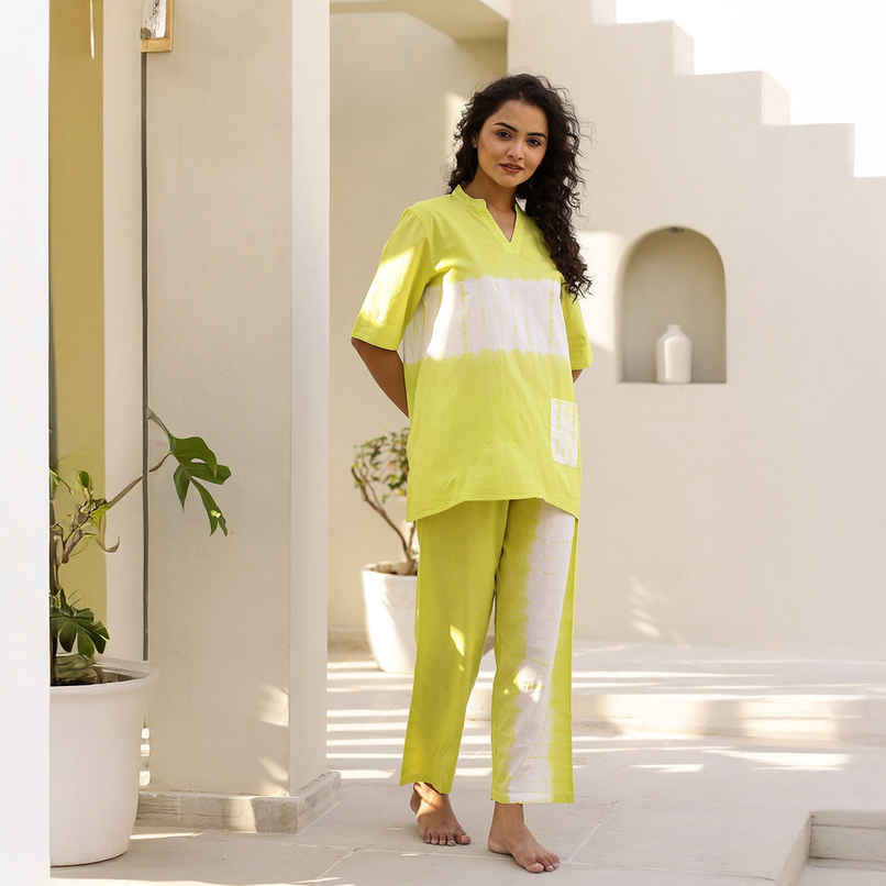 Sanskrutihomes Yellow Tie and Dyed Pure Cotton Night Suit | M