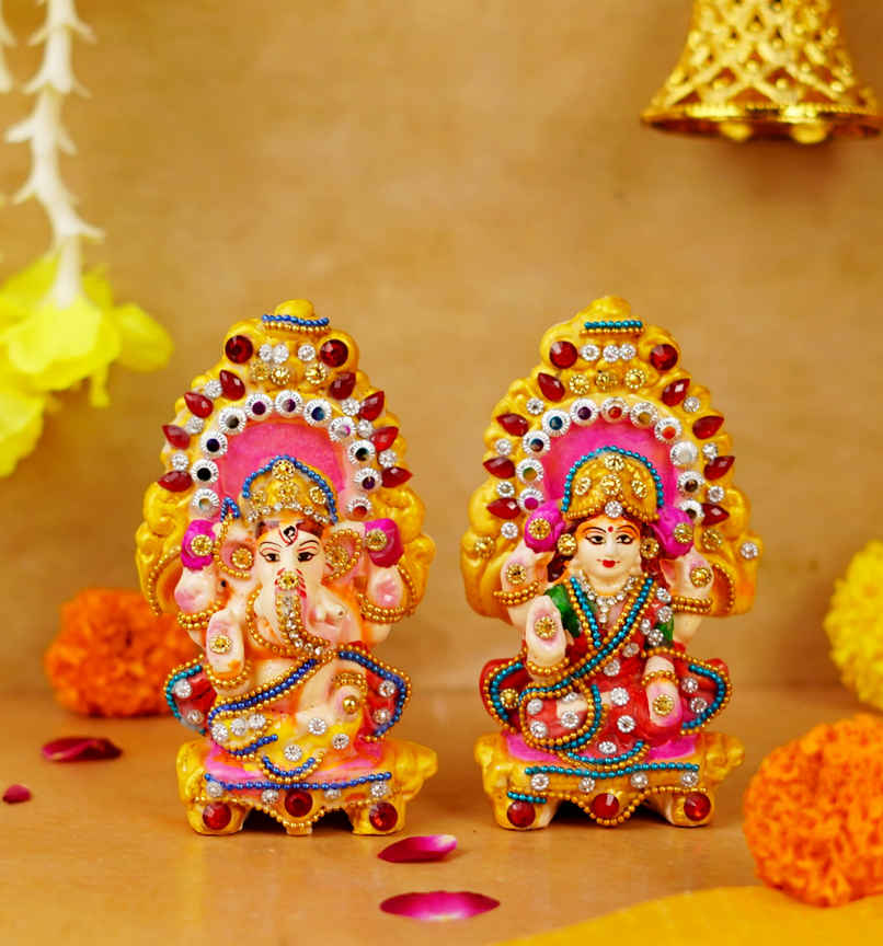 Shri Laxmi Ganesh Clay Idol | 4.5 in | ServDharm - Assorted Design