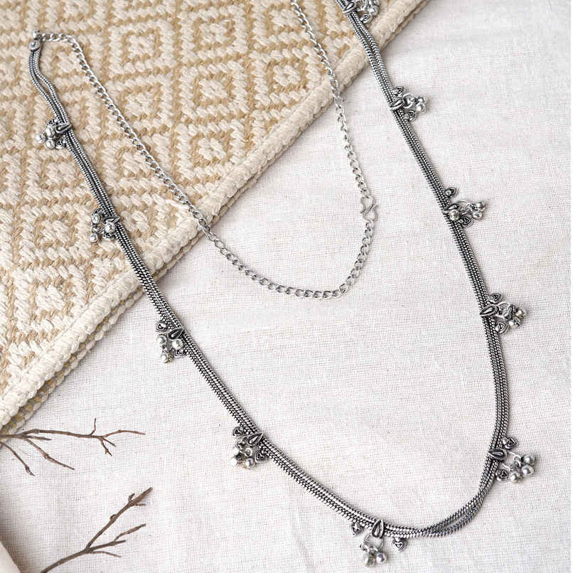 Teejh Teejh Menaka Silver Oxidised Ghungroo Kamarbandh