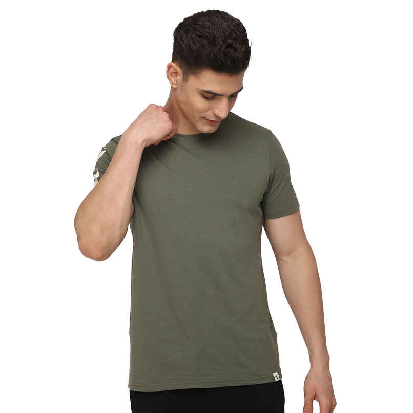 hummel Men's Legacy Chevron Round Neck Solid Regular Fit Cotton Poly T-shirt | Green - L hummel Men's Legacy Chevron Round Neck Solid Regular Fit Cotton Poly T-shirt | Green - L