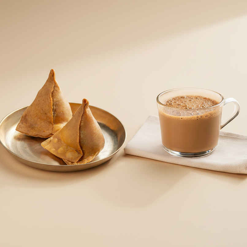 Samosa (2 pieces) + Adrak Chai 