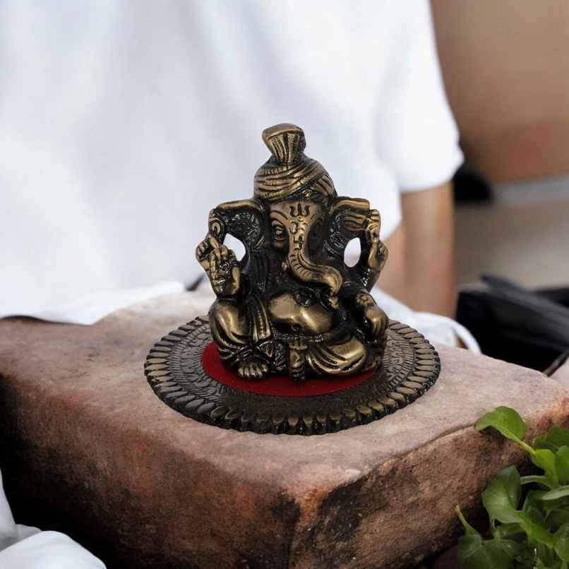 Metal Phagdi Lord Ganesha on Round Base | Ecraftindia Metal Phagdi Lord Ganesha on Round Base | Ecraftindia