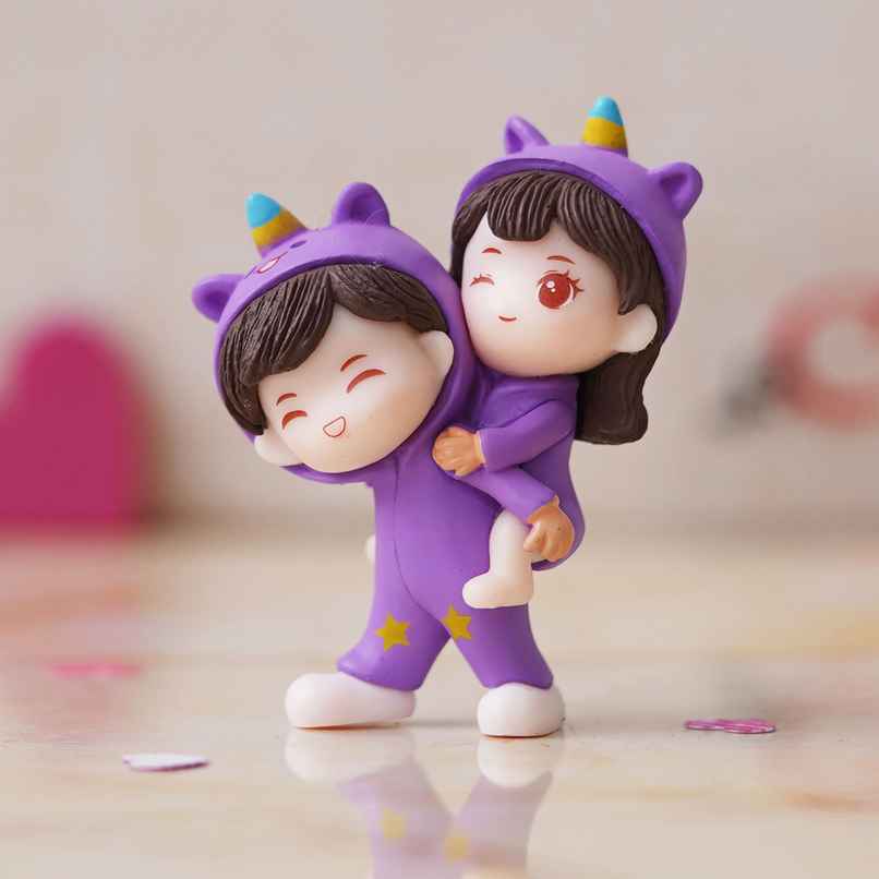 eCraftIndia Purple Miniature Cute Couple Statue Girl on Boy's Shoulder Showpiece