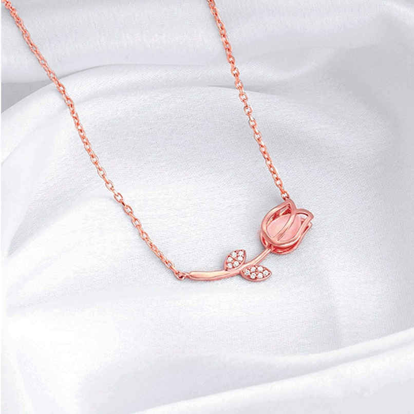 Giva Anushka Sharma Rose Gold Pink Quartz Flower Necklace Giva Anushka Sharma Rose Gold Pink Quartz Flower Necklace