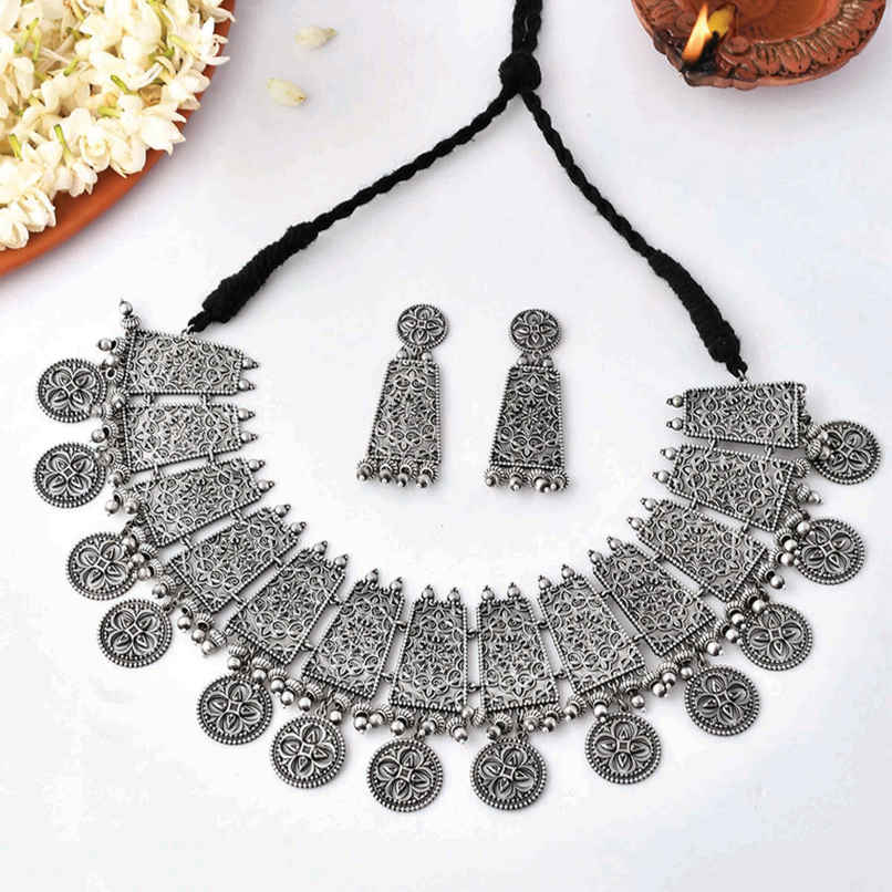 Voylla Nrityotsava Amulya Collar Necklace Set