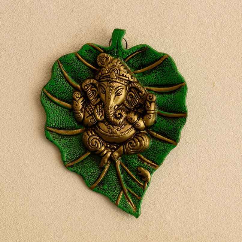 eCraftIndia Lord Ganesha on Green Leaf eCraftIndia Lord Ganesha on Green Leaf