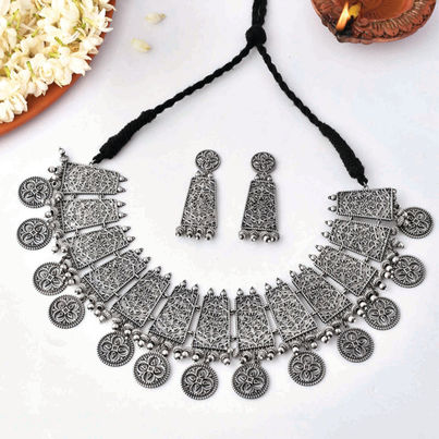 Voylla Nrityotsava Amulya Collar Necklace Set