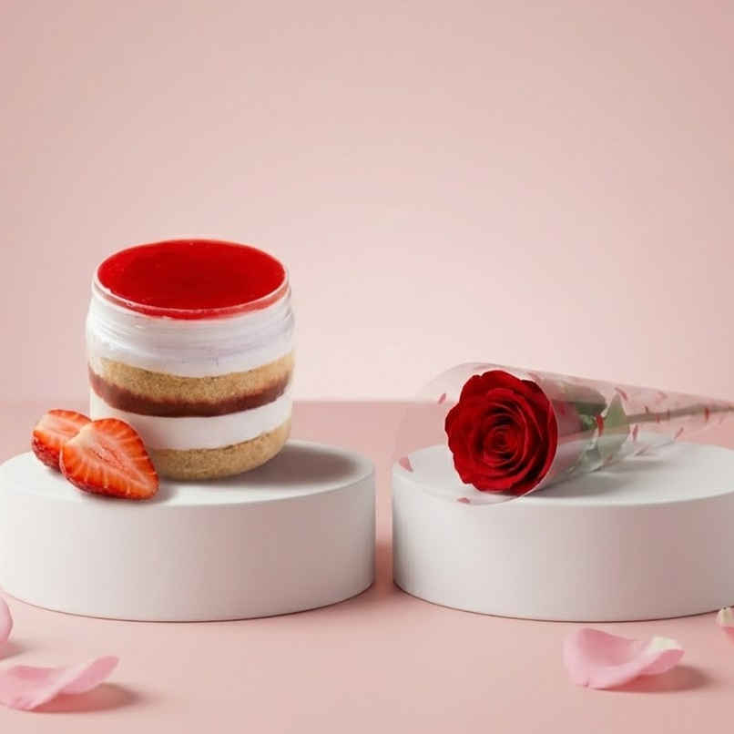 Strawberry Jar Cake + Single Stem Rose