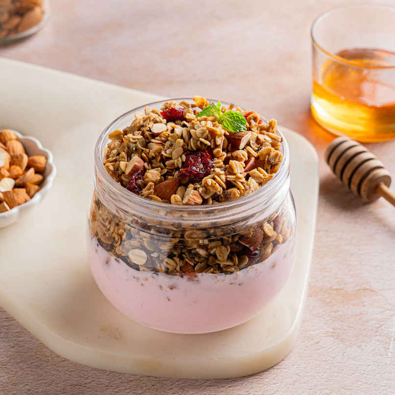 Muesli with Strawberry Greek Yogurt