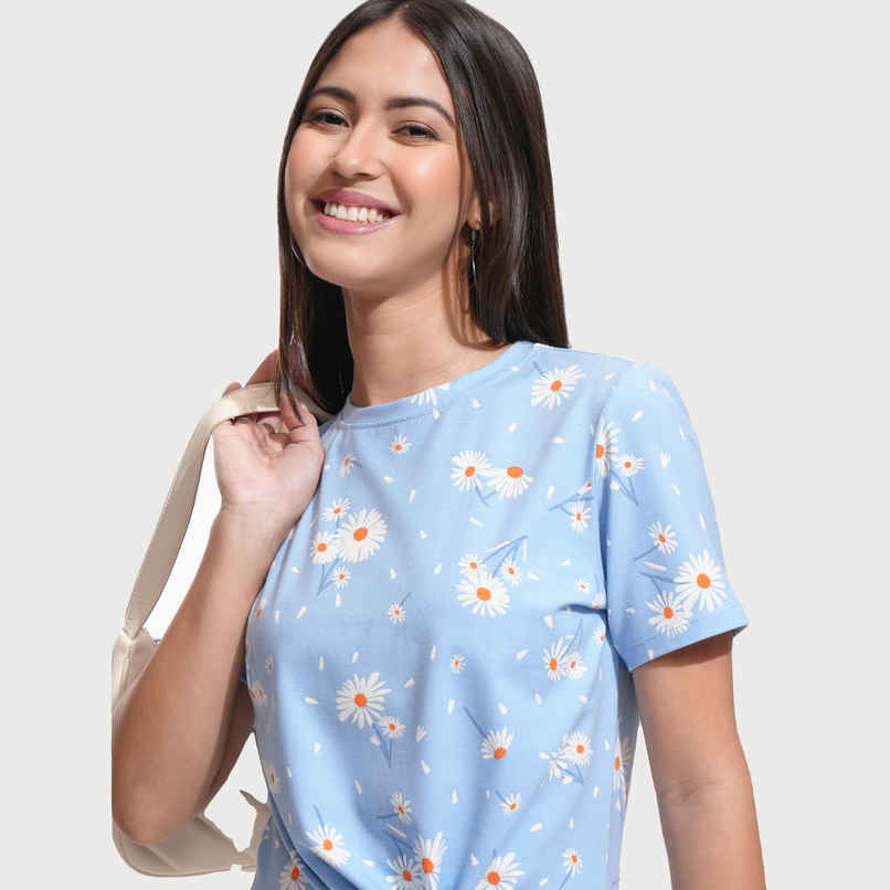 Tokyo Talkies Women's Floral Printed Front Tie Up Crop Top | Blue - M