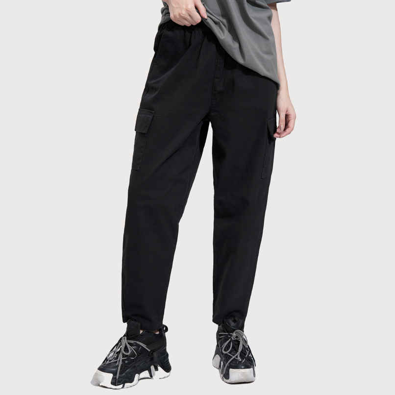 Tokyo Talkies Women's Mid Rise Mom Fit Cargo Trouser | Black - 30