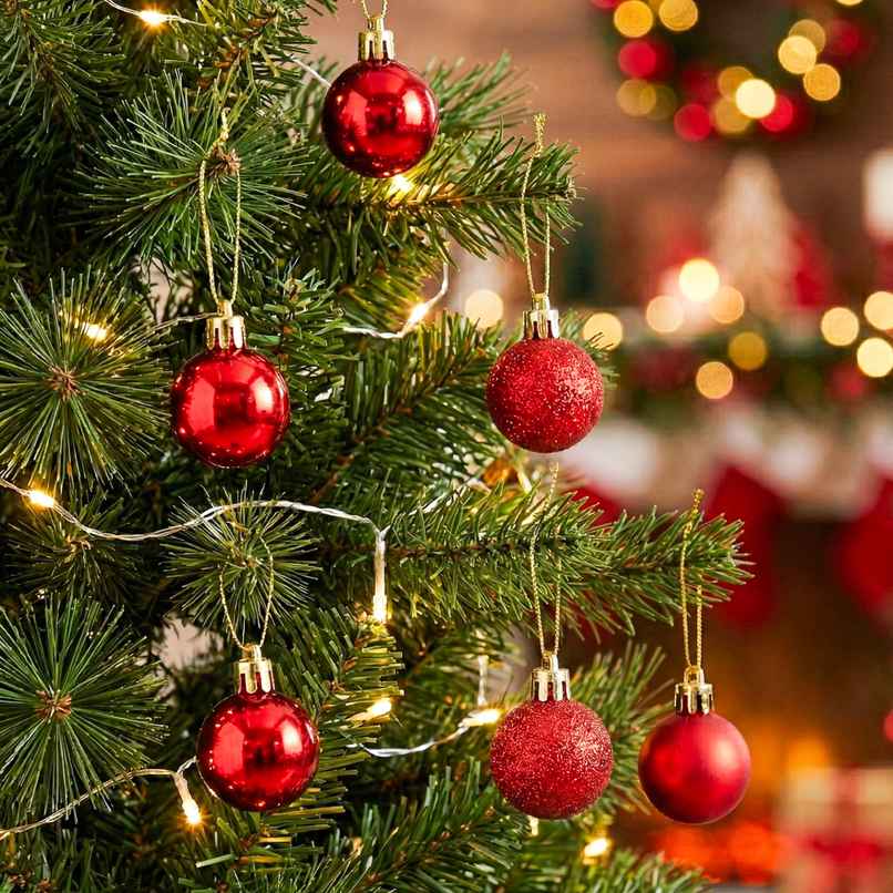 Christmas Tree Hanging Red Balls | 3 cm | Pack of 6 | Classic Tree Decor | Mad Over Print