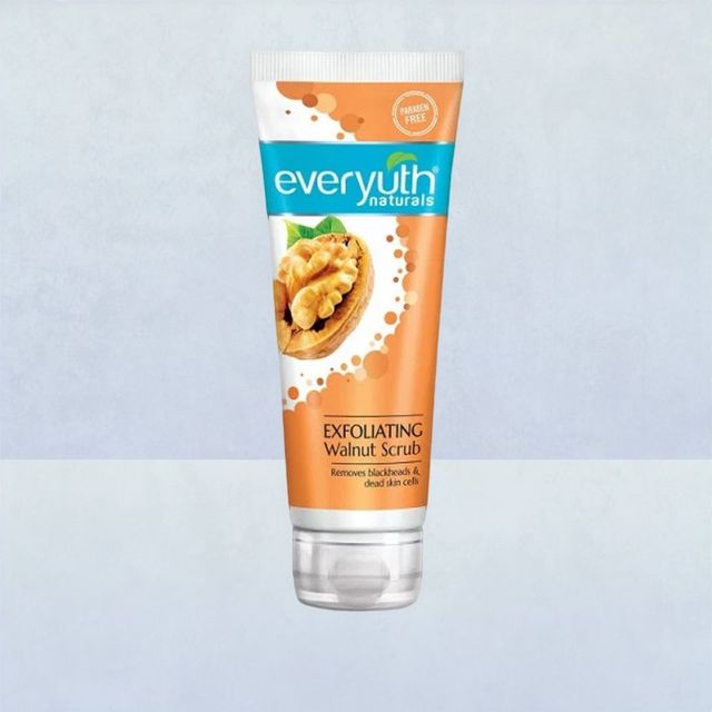 Everyuth Naturals Exfoliating Walnut Scrub for Blackheads & Dead Skin