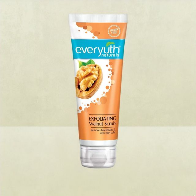 Everyuth Naturals Exfoliating Walnut Scrub for Blackheads & Dead Skin