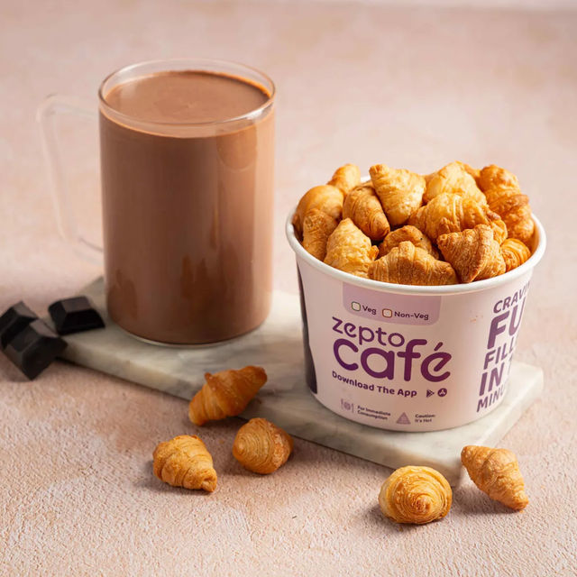 Hot Chocolate (1pc) & Mini Butter Croissants (1pc) Combo