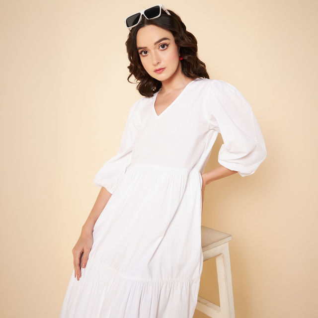 white floral designer dress Embellished Midi Dress-Off S Made from white floral Lauren Ralph Lauren Relaxed Style:WITH TOP SHELF Ruffled Sleeves