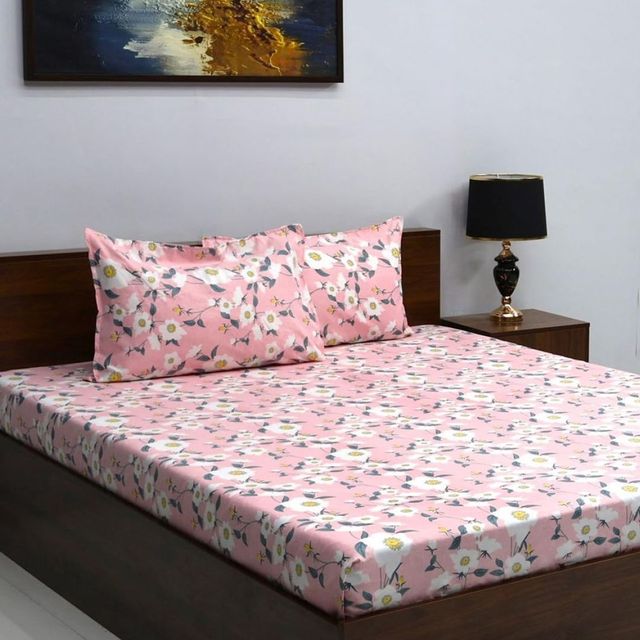 Bombay Dyeing Vista 144 Tc Queen Size Bedsheet With 2 Pillow Covers - Peach